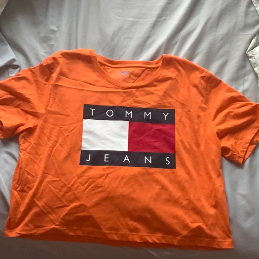 A women’s large Tommy Hilfiger crop top